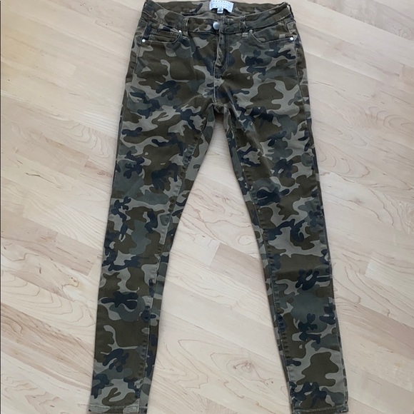 Kendall & Kylie Denim - Kendall & Kylie Camo Jeans